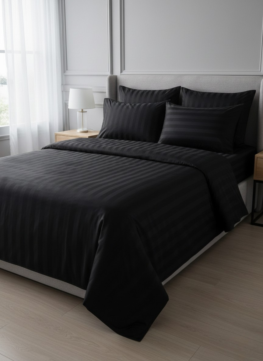 T300 Stripe Bed Set Black